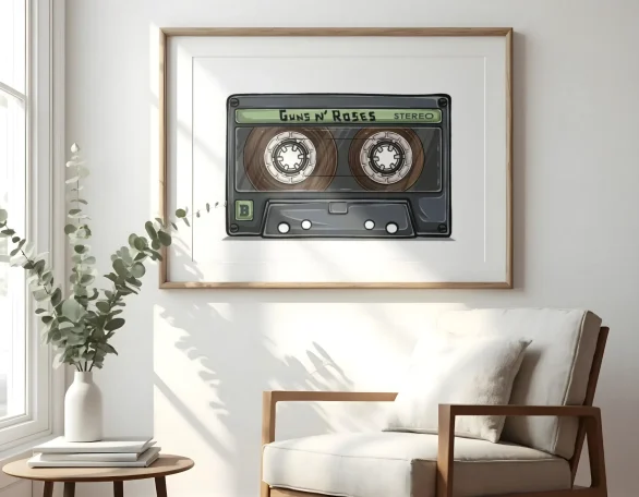 Cinta de cassette enmarcada, con diseño retro y colorido, sobre un fondo claro.