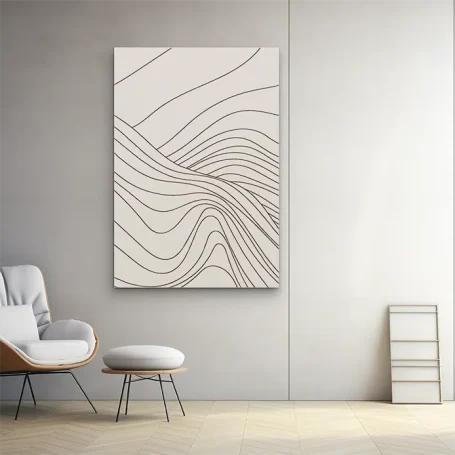 Línea abstracta en tonos neutros en una pared, con un sillón y una mesa minimalista.